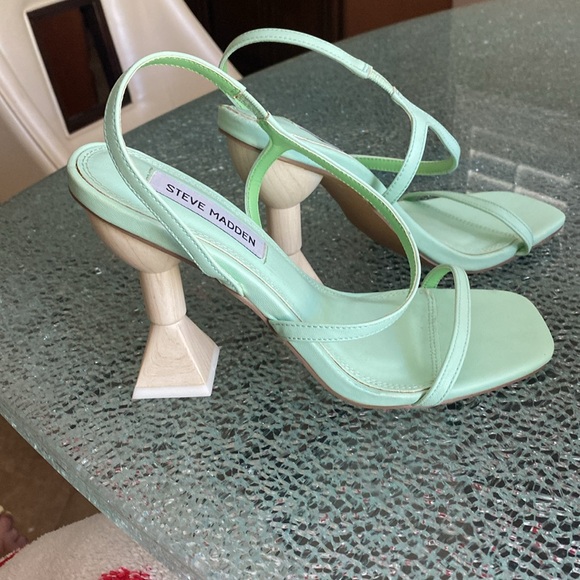 Shoes - Picture 2 of 3